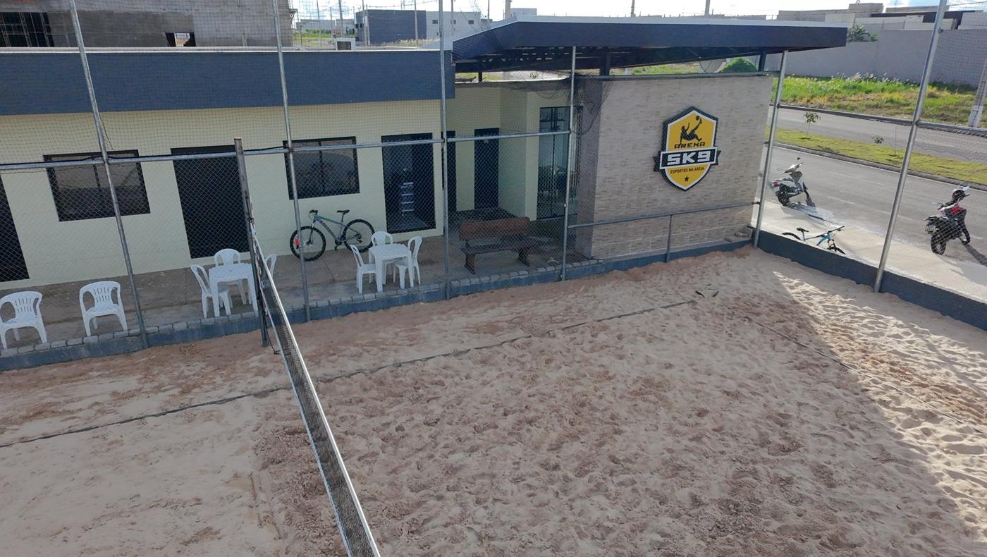 Fachada com o escudo da Arena SK9